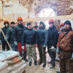 Сотрудники Роспотребнадзора провели субботник в Крестовоздвиженском храме села Аннино